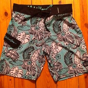 Maui and Sons Swim trunks 🔥
